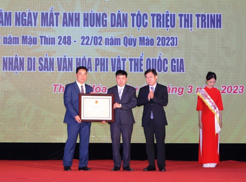 Trao Bằng công nhận Di sản văn hóa phi vật thể quốc gia cho Lễ hội Đền Bà Triệu ảnh 3