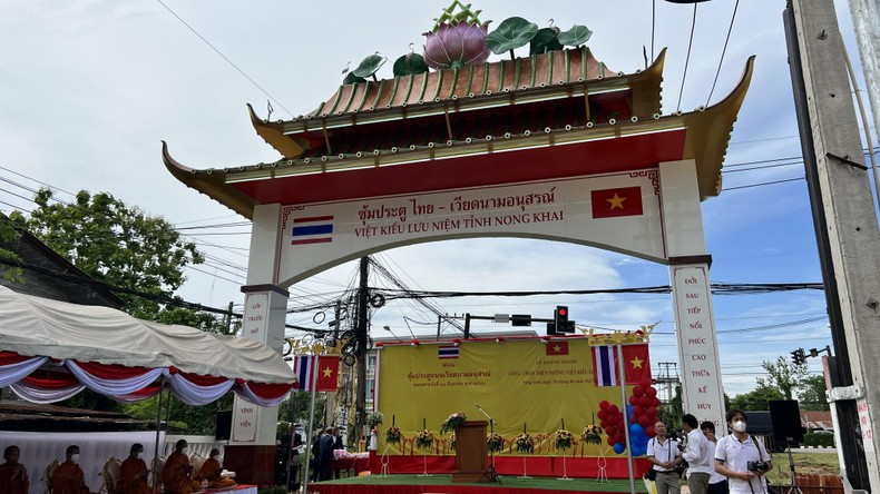 Biểu tượng của tình hữu nghị Việt Nam-Thái Lan tại tỉnh Nong Khai ảnh 1