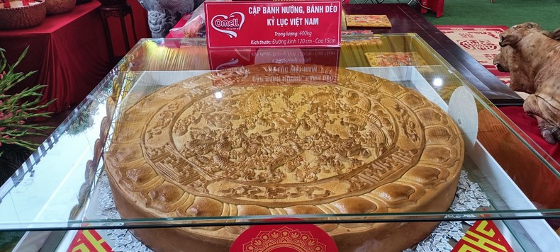 Cặp bánh tại Lễ hội đền Trần Thái Bình xác lập Kỷ lục Guinness Việt Nam ảnh 3