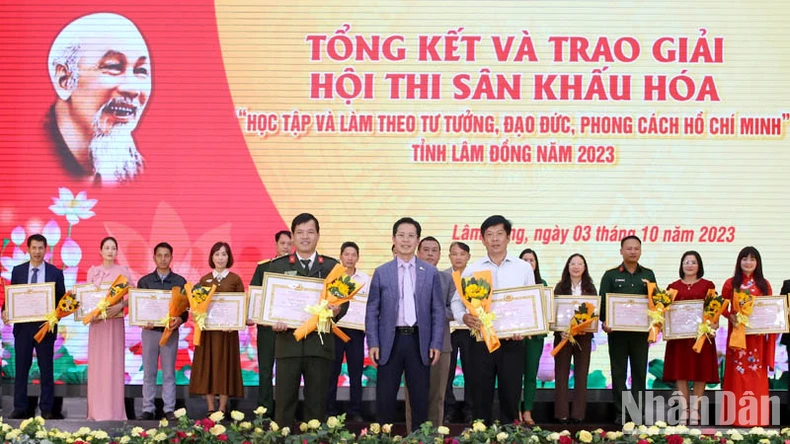Mỗi đơn vị, địa phương đã vận dụng sáng tạo việc học và làm theo gương Bác ảnh 3