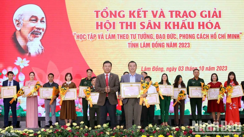 Mỗi đơn vị, địa phương đã vận dụng sáng tạo việc học và làm theo gương Bác ảnh 2