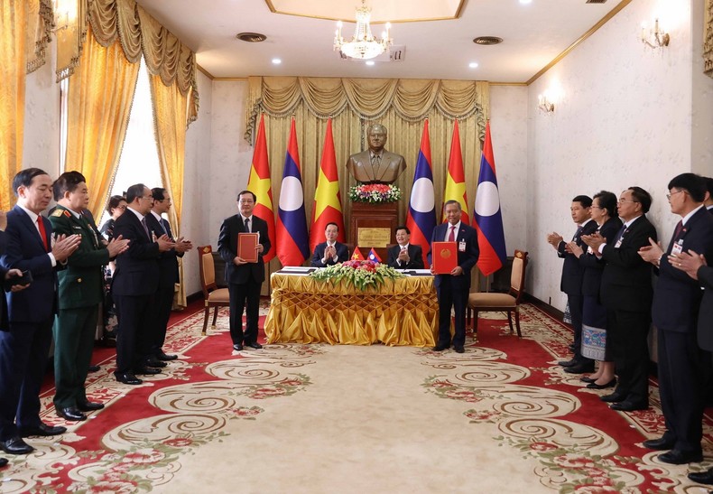 Chủ tịch nước Võ Văn Thưởng hội đàm với Tổng Bí thư, Chủ tịch nước Lào Thongloun Sisoulith ảnh 1