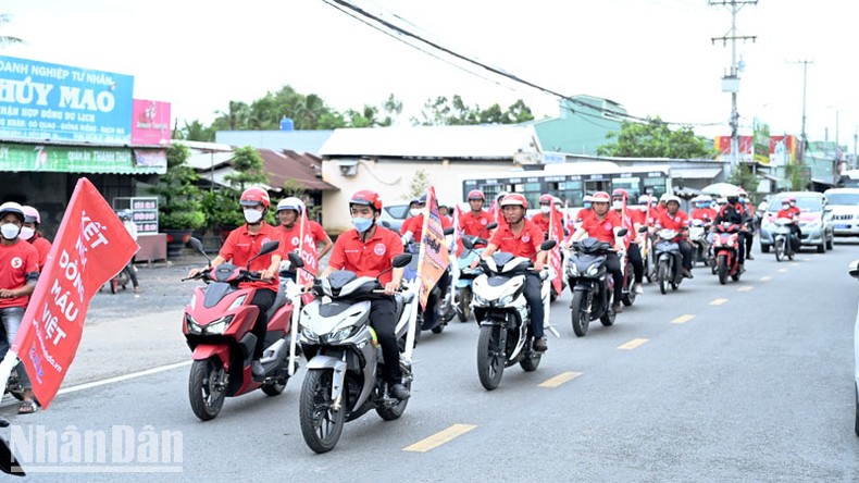 Ra quân chương trình “Hành trình đỏ” và tôn vinh người hiến máu tình nguyện năm 2023 ảnh 1