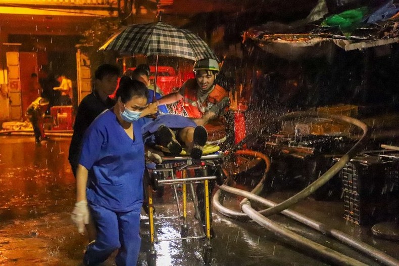 Đã cứu hộ hơn 70 người trong vụ cháy tại quận Thanh Xuân ảnh 2