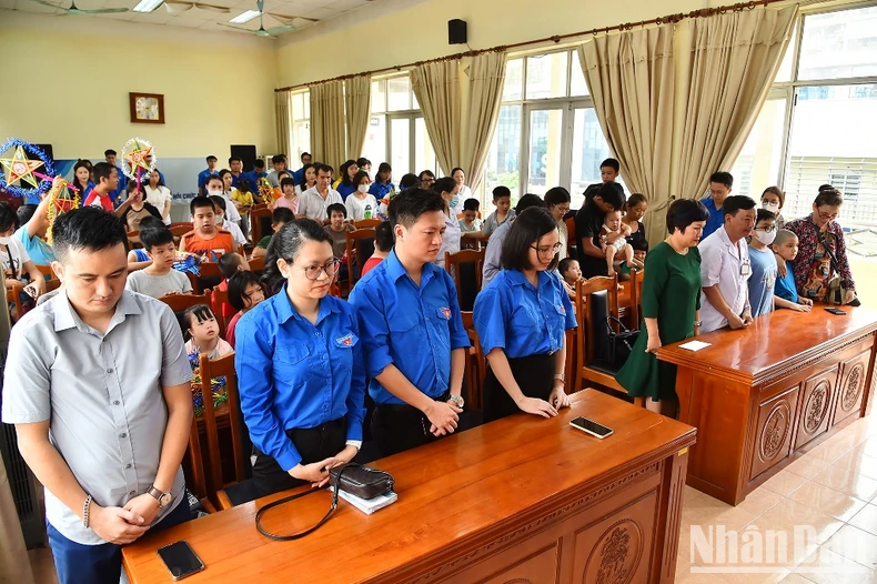 [Ảnh] Trung thu yêu thương cùng các em thiếu nhi tại Bệnh viện Phục hồi chức năng Hà Nội ảnh 4