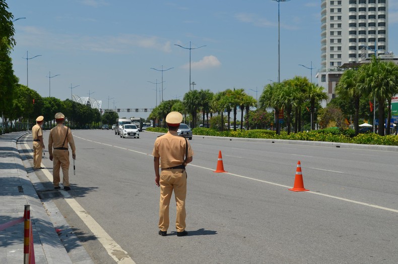 Quảng Ninh tăng cường bảo đảm trật tự an toàn giao thông trong dịp nghỉ lễ ảnh 1