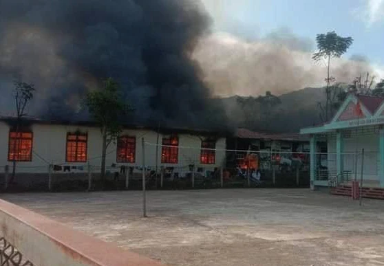 Cháy nhà bán trú trường học tại Sơn La, 1 học sinh tử vong thương tâm - Ảnh 1.