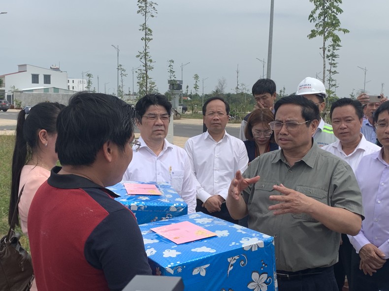 Thủ tướng Phạm Minh Chính thị sát các dự án giao thông trọng điểm ở đồng bằng sông Cửu Long ảnh 4