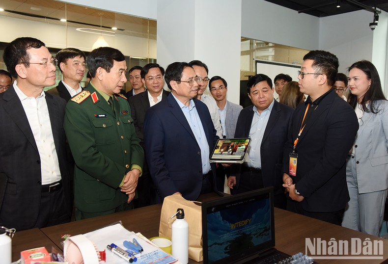 [Ảnh] Thủ tướng Phạm Minh Chính thăm Trung tâm Đổi mới sáng tạo Quốc gia ảnh 4