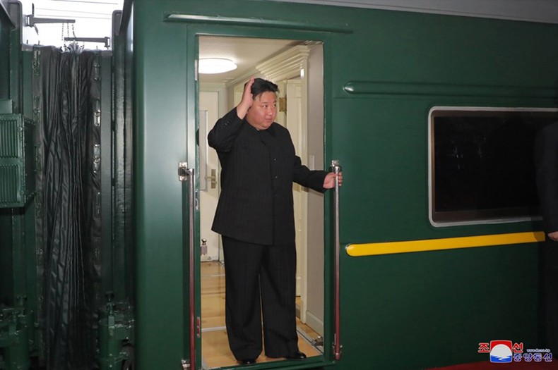 [Ảnh] Nhà lãnh đạo Triều Tiên Kim Jong-un khởi hành đến Nga bằng tàu hỏa ảnh 5