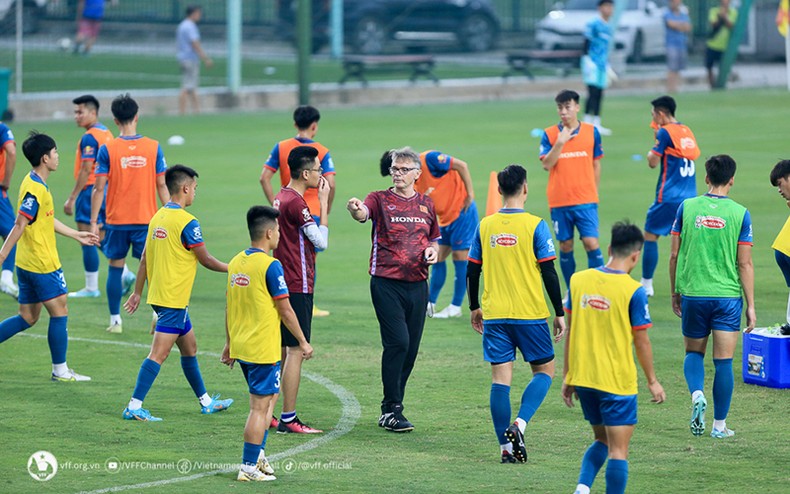 Đội tuyển quốc gia và U23 Việt Nam đẩy nhanh tốc độ trong ngày tập luyện thứ ba ảnh 1