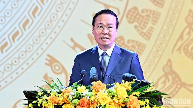 Chủ tịch nước Võ Văn Thưởng dự lễ trao tặng Giải thưởng Hồ Chí Minh, Giải thưởng Nhà nước về văn học, nghệ thuật ảnh 1