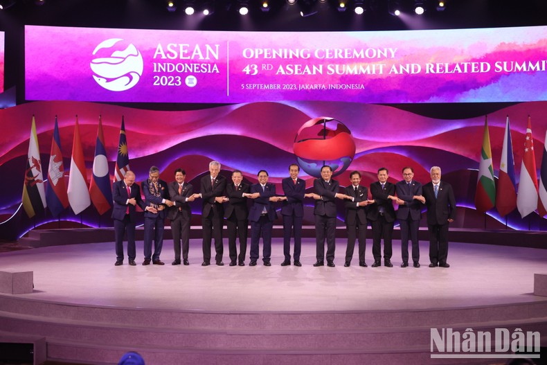 Khẳng định một ASEAN đoàn kết, tầm vóc và hợp tác ảnh 1