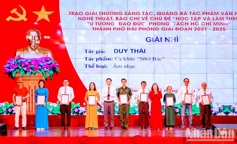 Hải Phòng biểu dương 100 điển hình tiên tiến thực hiện “Học tập và làm theo tư tưởng, đạo đức, phong cách Hồ Chí Minh” ảnh 3