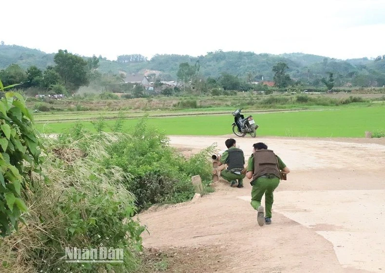 Giám đốc Công an tỉnh Đắk Lắk kêu gọi toàn thể cán bộ, chiến sĩ biến đau thương thành hành động cách mạng ảnh 1