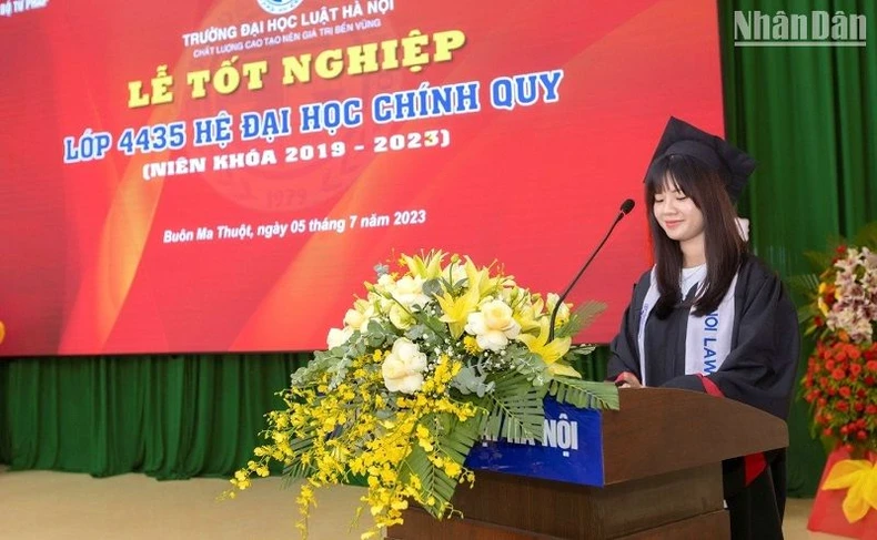 51 tân cử nhân luật đầu tiên được đào tạo tại Đắk Lắk ảnh 3