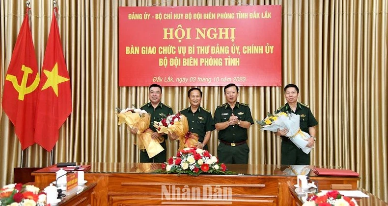 Đắk Lắk: Bàn giao chức vụ Bí thư Đảng ủy, Chính ủy Bộ đội Biên phòng tỉnh ảnh 3