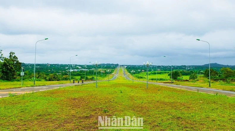 Đắk Lắk đưa vào sử dụng công trình đường giao thông Đông-Tây ảnh 5