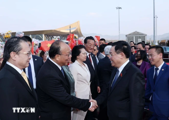 Chủ tịch Quốc hội kết thúc tốt đẹp chuyến thăm chính thức Trung Quốc ảnh 2