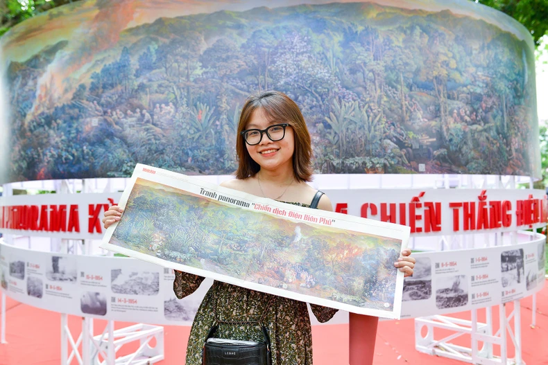 Báo Nhân Dân tặng bạn đọc 100.000 bản phụ san tranh panorama 'Chiến dịch Điện Biên Phủ' ảnh 4