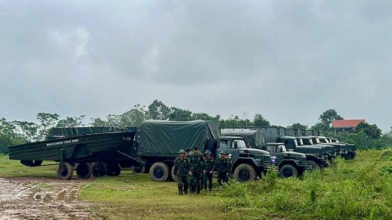 Lũ sông Thao vượt mức lịch sử, nước sông Hồng dâng cao ảnh hưởng một số vùng ở Hà Nội ảnh 3