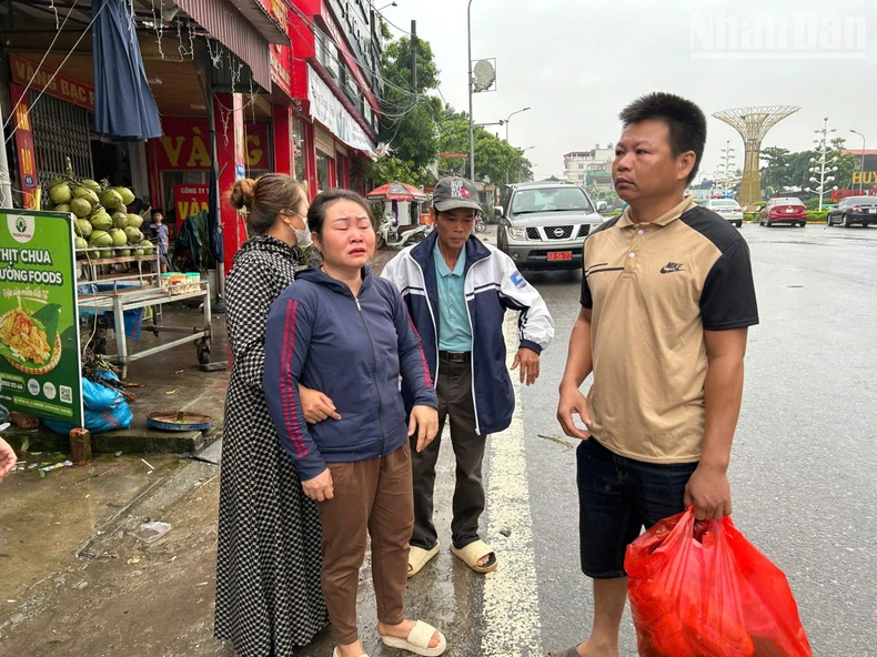 Lũ sông Thao vượt mức lịch sử, nước sông Hồng dâng cao ảnh hưởng một số vùng ở Hà Nội ảnh 57