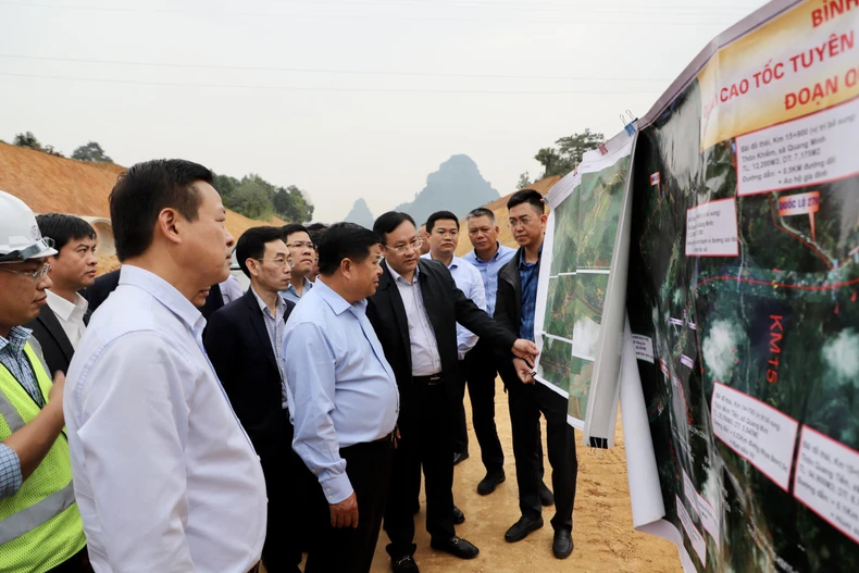 Kiểm tra tiến độ, đôn đốc giải ngân dự án cao tốc Tuyên Quang-Hà Giang ảnh 1