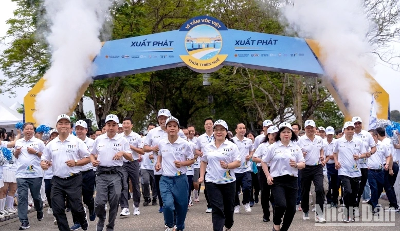 View - Sôi động giải chạy S-Race Thừa Thiên Huế “Vì tầm vóc Việt”