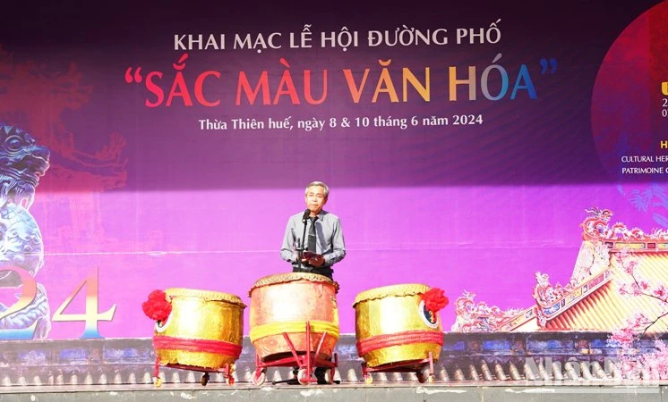 Sôi động và rực rỡ sắc màu văn hóa lễ hội đường phố tại Festival Huế 2024 ảnh 1