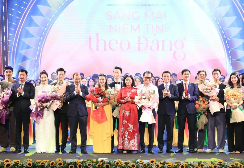 Chương trình chính luận nghệ thuật “Sáng mãi niềm tin theo Đảng” ảnh 1