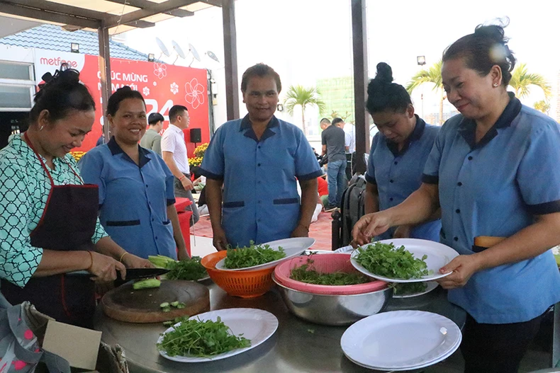 View - Lan tỏa văn hóa và tình hữu nghị qua Tết cổ truyền dân tộc