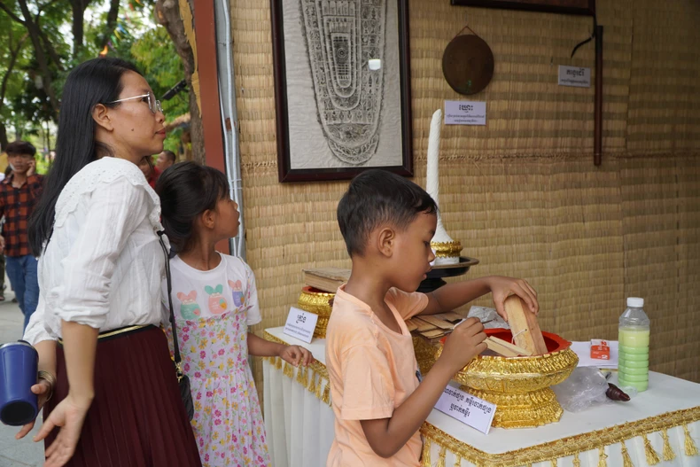 Campuchia vui đón Tết cổ truyền Chol Chnam Thmey ảnh 9