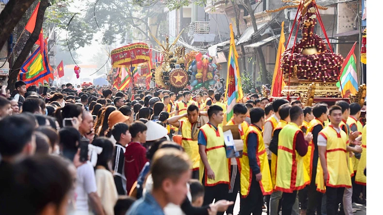 View - Bắc Ninh sôi nổi Lễ hội rước pháo Đồng Kỵ