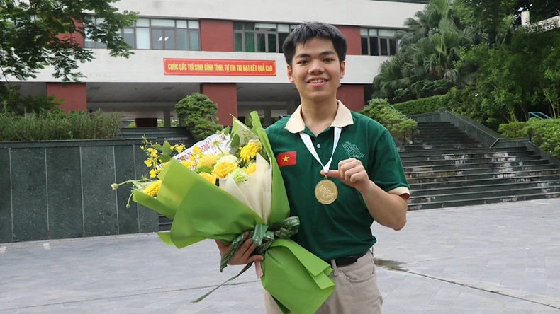 “Chàng trai Vàng” Olympic Hóa học, góp phần rạng danh vùng đất khoa bảng ảnh 1