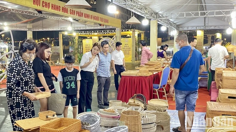 Hà Nội khai mạc Hội chợ “Hàng hóa, sản phẩm Xanh vì người tiêu dùng” ảnh 2