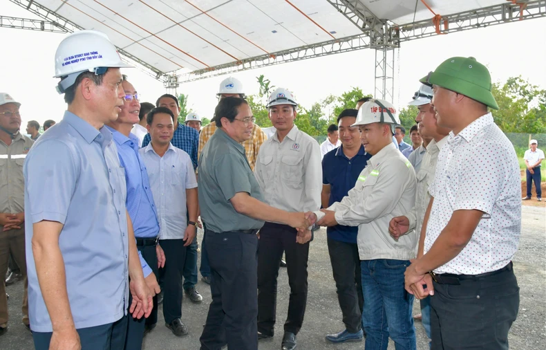 Thủ tướng Phạm Minh Chính thị sát Dự án cao tốc Khánh Hòa-Buôn Ma Thuột ảnh 2