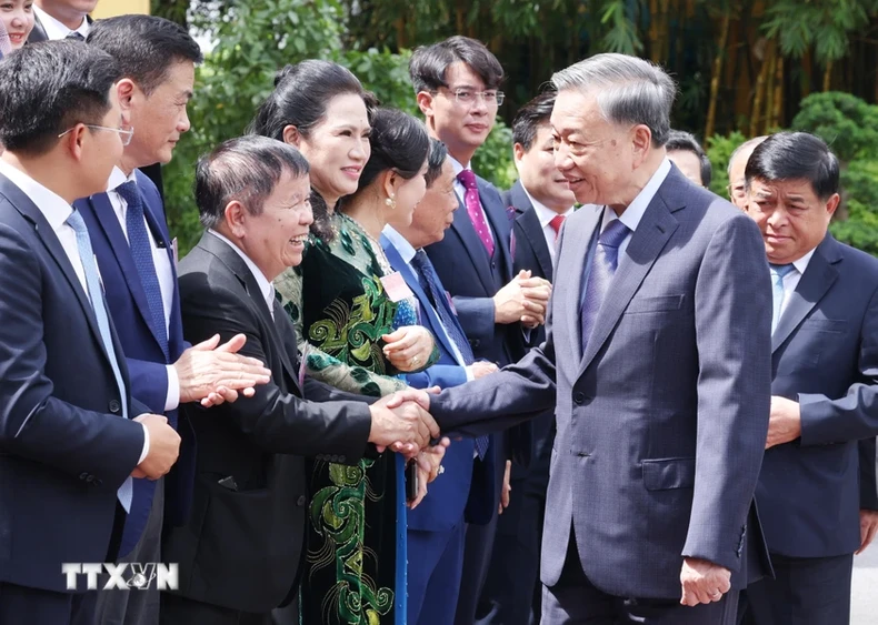  [Ảnh] Tổng Bí thư, Chủ tịch nước tiếp đoàn Hiệp hội Doanh nghiệp nhỏ và vừa Việt Nam ảnh 1