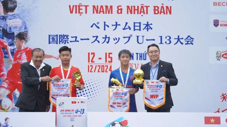 Đội U13 Becamex Bình Dương vô địch Giải bóng đá Thiếu niên quốc tế U13 Việt Nam-Nhật Bản 2024 ảnh 3