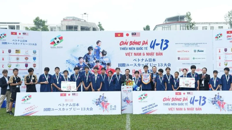 Đội U13 Becamex Bình Dương vô địch Giải bóng đá Thiếu niên quốc tế U13 Việt Nam-Nhật Bản 2024 ảnh 1