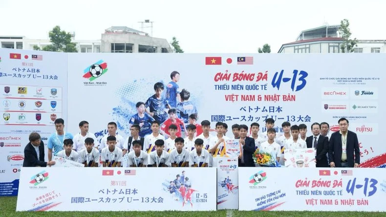 Đội U13 Becamex Bình Dương vô địch Giải bóng đá Thiếu niên quốc tế U13 Việt Nam-Nhật Bản 2024 ảnh 2