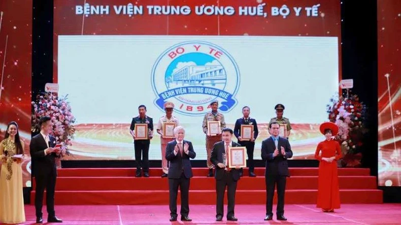 Vinh quang Việt Nam năm 2024 tôn vinh 20 tập thể, cá nhân điển hình tiên tiến ảnh 3