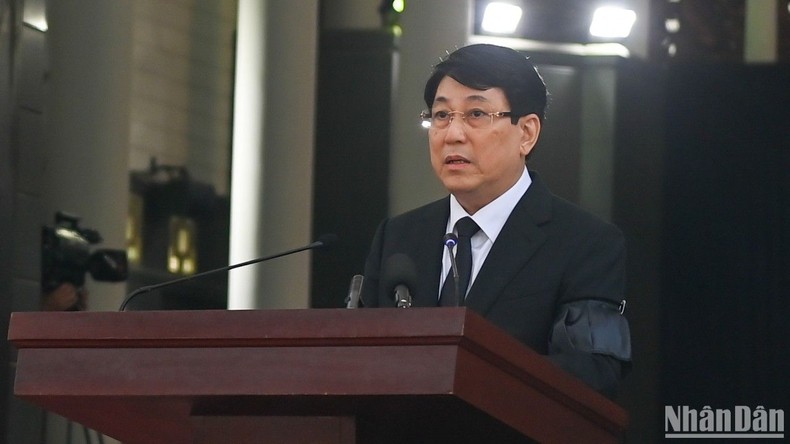 Đồng chí Lương Cường, Ủy viên Bộ Chính trị, Thường trực Ban Bí thư, Trưởng Ban tổ chức Lễ tang phát biểu.