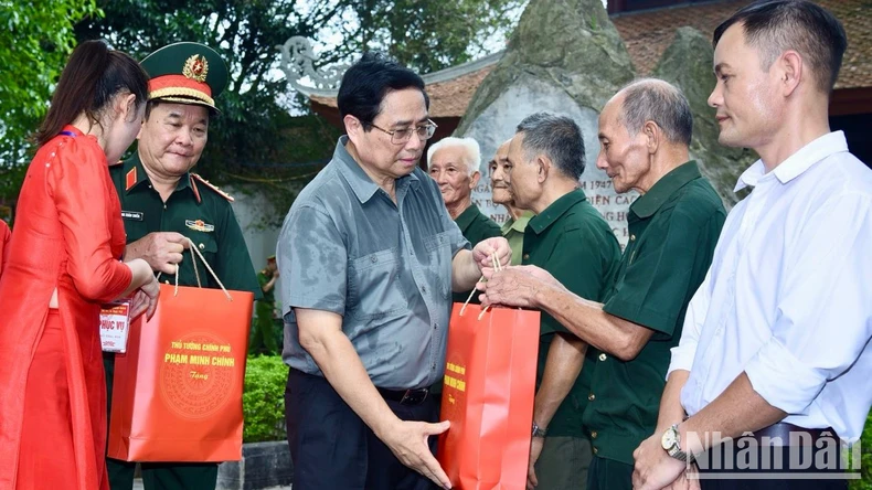 Tiếp tục quan tâm, chăm lo hơn nữa cho người có công với tất cả trách nhiệm và nghĩa tình sâu nặng ảnh 4