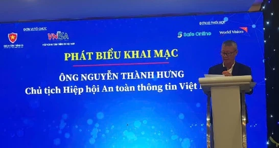 Chủ tịch VNISA Nguyễn Thành Hưng phát biểu khai mạc hội thảo.