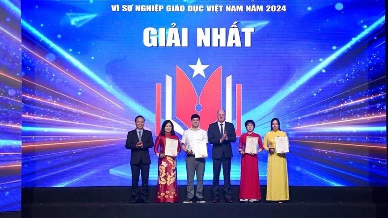 Trao Giải báo chí toàn quốc "Vì sự nghiệp Giáo dục Việt Nam" năm 2024 ảnh 2