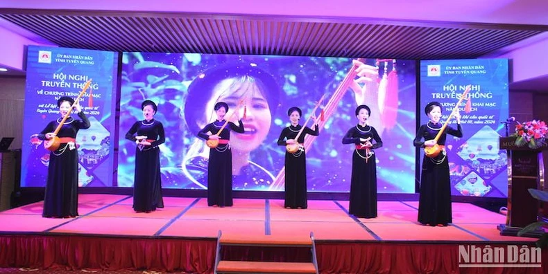 Tỉnh Tuyên Quang quảng bá du lịch, lễ hội Khinh khí cầu quốc tế tại miền trung ảnh 1