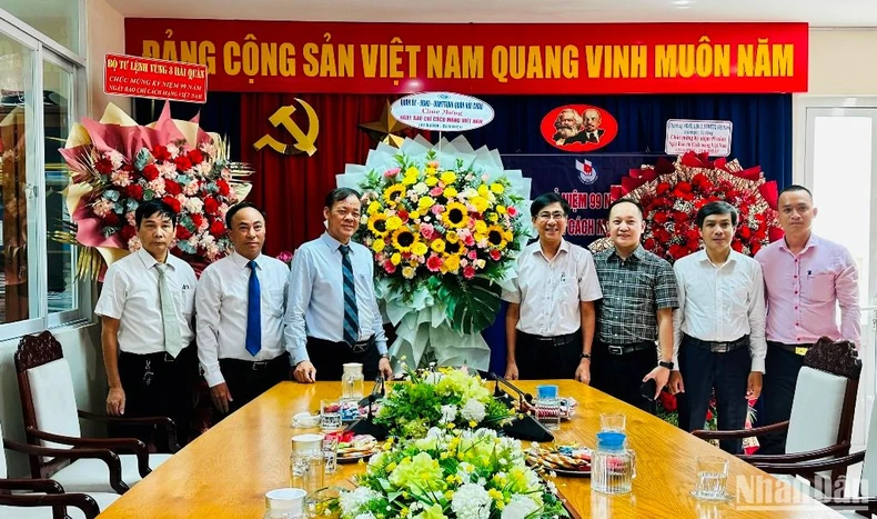 Báo Nhân Dân đồng hành vì sự phát triển của thành phố Đà Nẵng ảnh 3