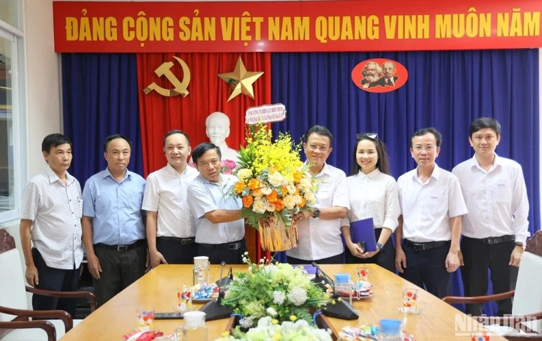 Báo Nhân Dân đồng hành vì sự phát triển của thành phố Đà Nẵng ảnh 4