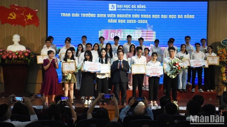 Khai mạc Festival Sáng tạo trẻ và triển lãm Khoa học Công nghệ sinh viên Đà Nẵng năm 2024 ảnh 1