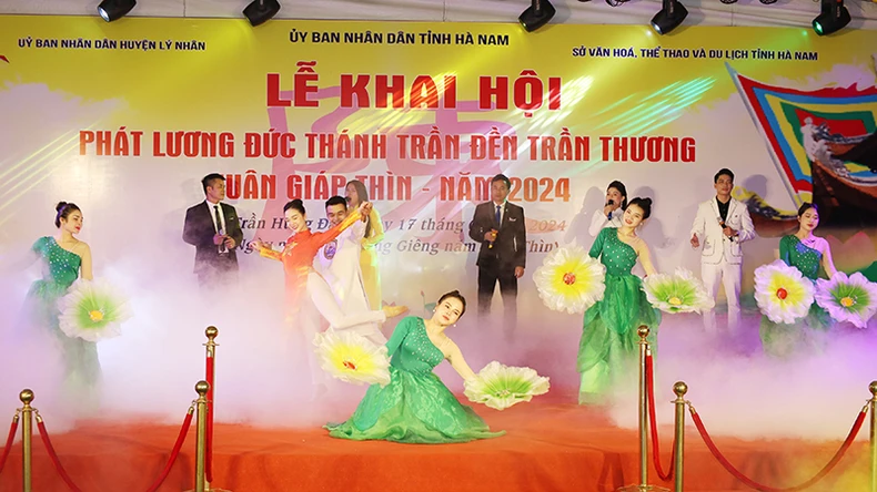 Hà Nam khai hội lễ phát lương Đức Thánh Trần đền Trần Thương ảnh 2